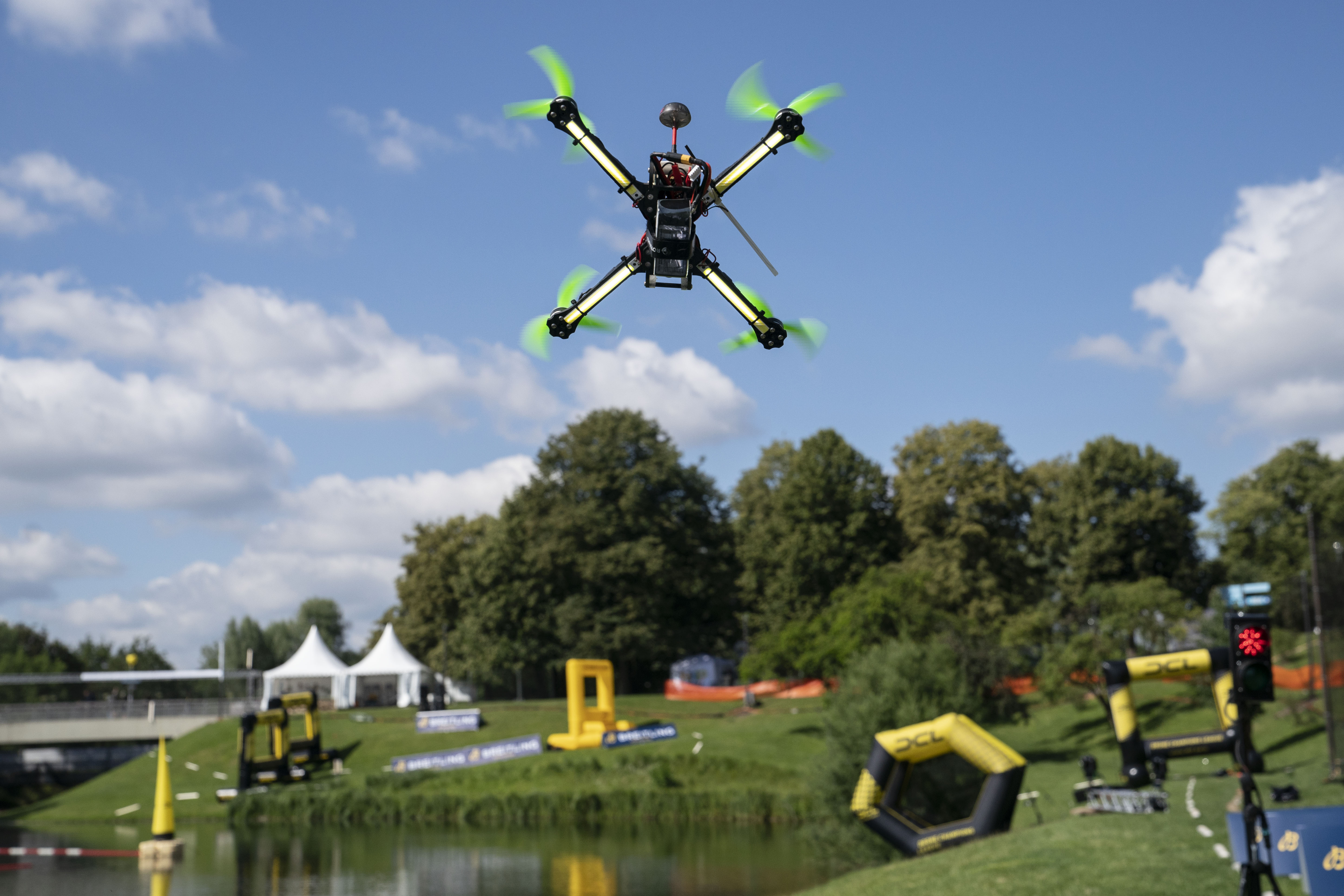 champions league,即dcl无人机冠军联盟 /i> /b>,是无人机竞速赛事的