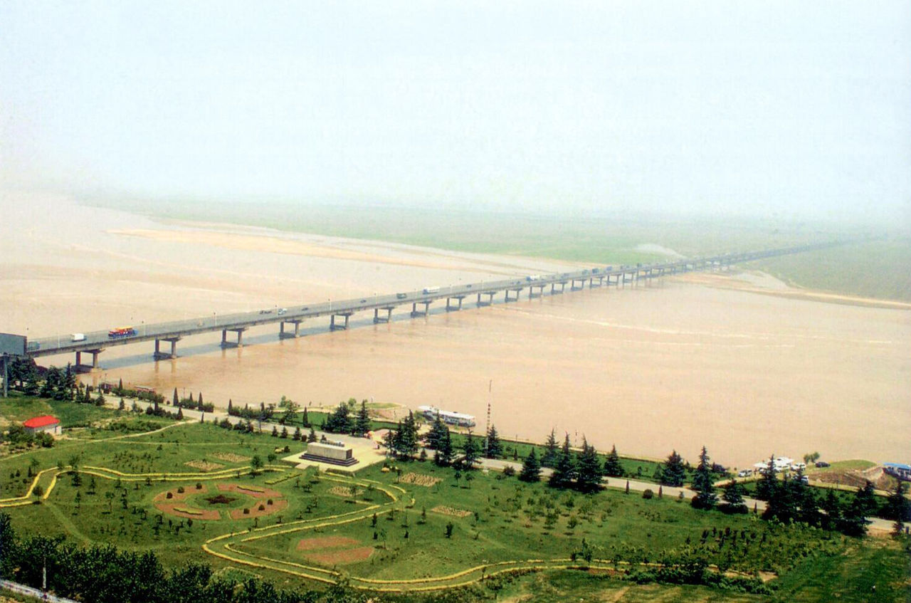  p data-id="gnwgx2bmz5">黄河花园口旅游区,位于河南省 a target="