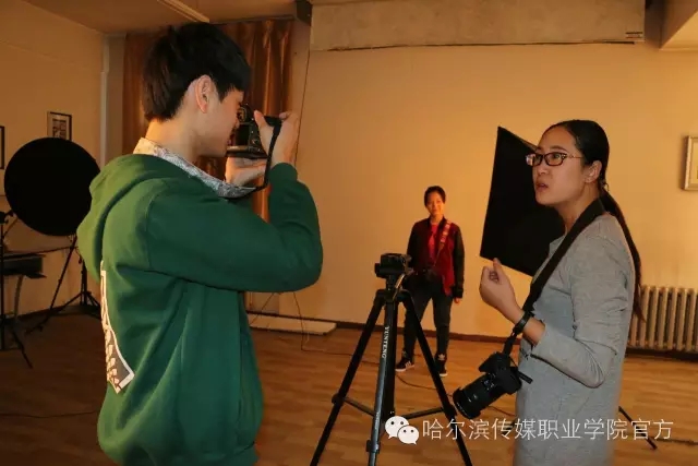 明星学院喂本少是女生_哈尔滨学院是几本_哈尔滨华德学院通识学院官网