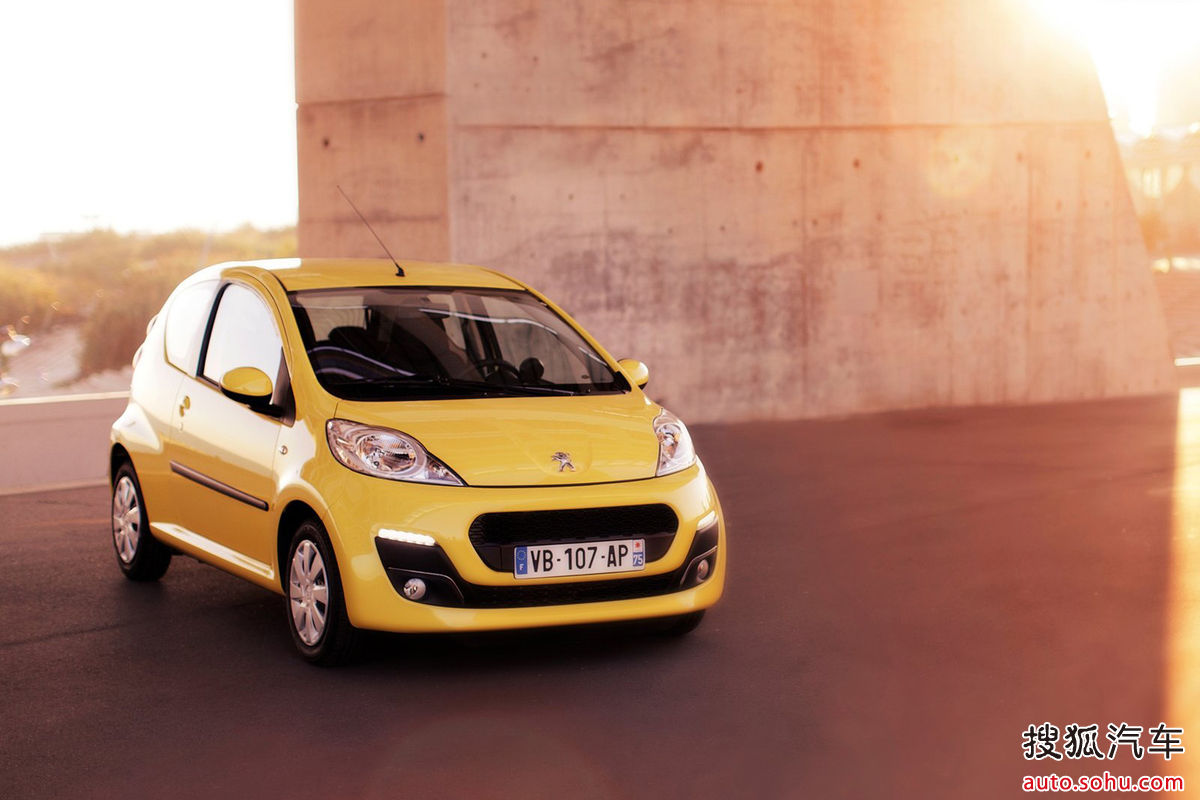  p>标致107cc车型装配了一台和宝马共同研制的1.