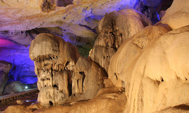  p>太真洞位于浙江省衢州市衢江区太真乡,距衢州城40公里.