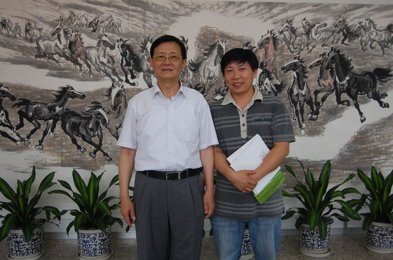  p>姜军,甘肃庆阳人,居北京. 书法师承谈延庆.河南省美术家协会会员.