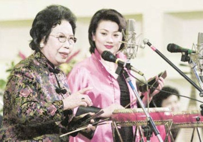 "gnywhv2mcm">花五宝,本名张淑筠,1923年生人,卢(成科)派梅花大鼓演员