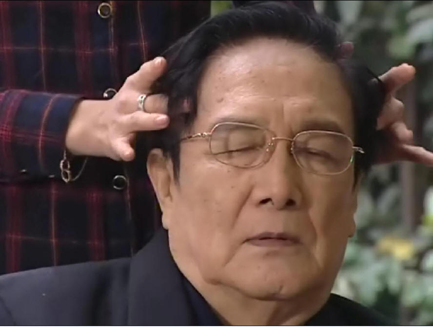  p>章杰(1935年-2012年4月19日),中国大陆演员.曾名章成人.