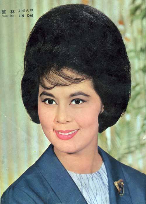原名程月如,英文名linda,艺名"林黛"