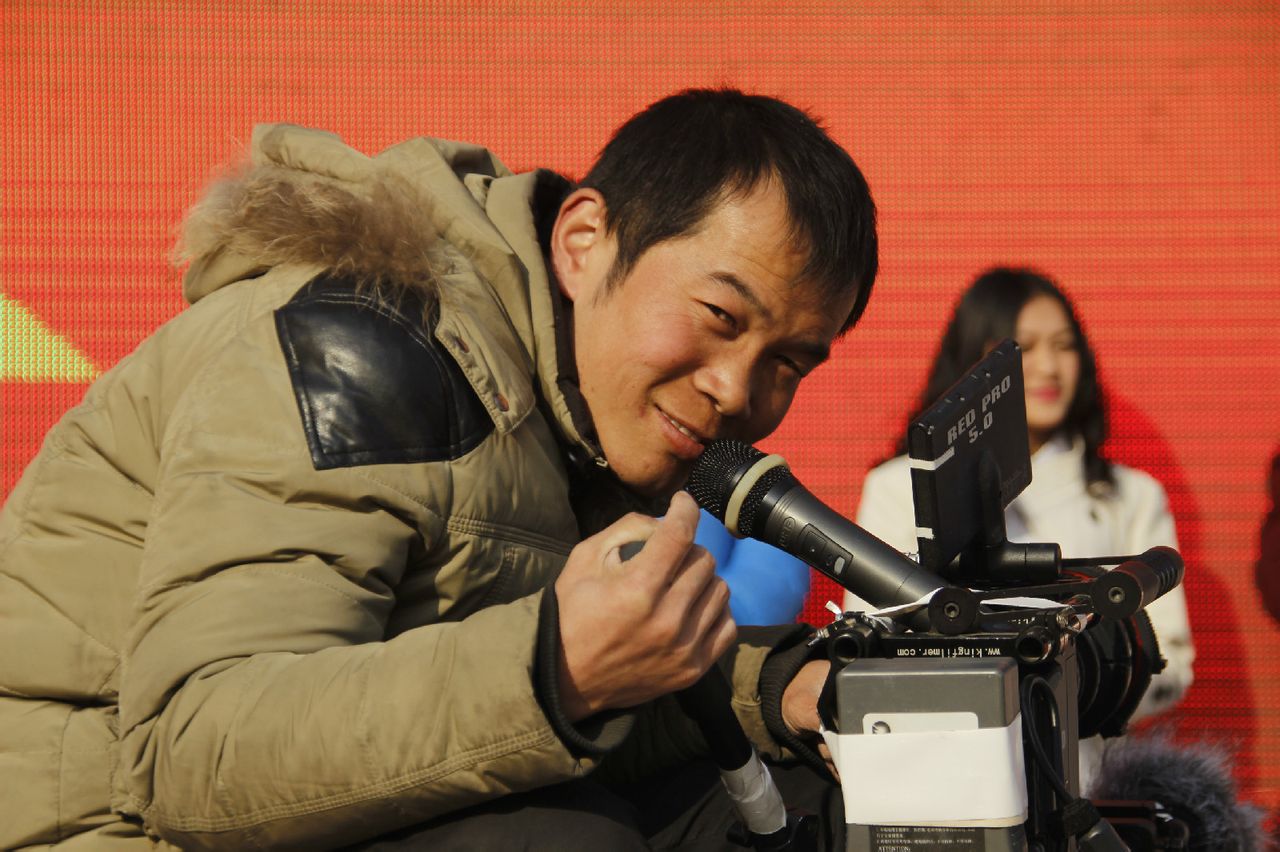 由新锐导演( b>陆开杰执导 /b>), b>新锐导演(杨鹏阁)加盟担任摄影师 