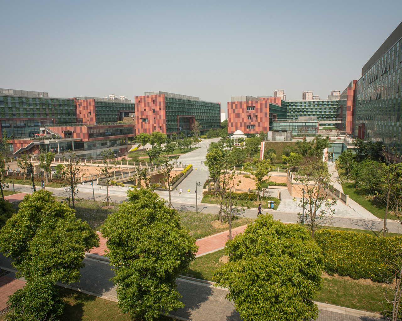  p>西交利物浦大学(xian jiaotong-liverpool university),简称"西浦