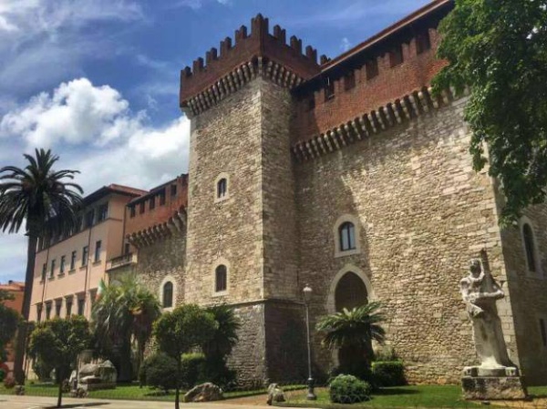 意大利卡拉拉美术学院