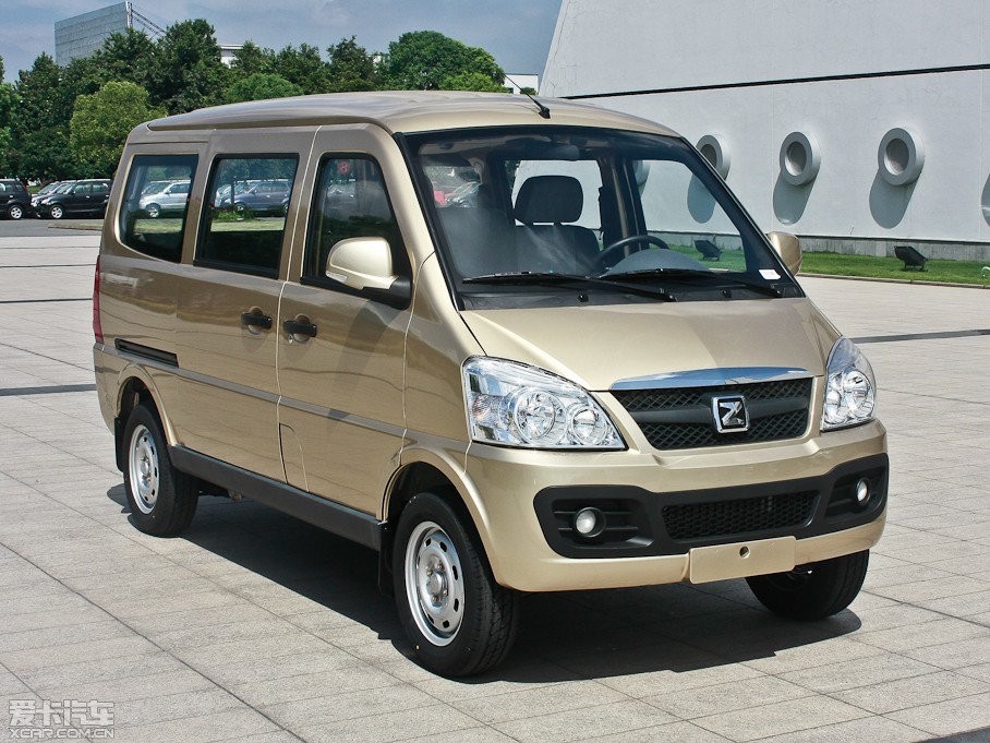  p data-id="gnao2m420r">众泰v10是众泰公司研发的一款面包车,车身