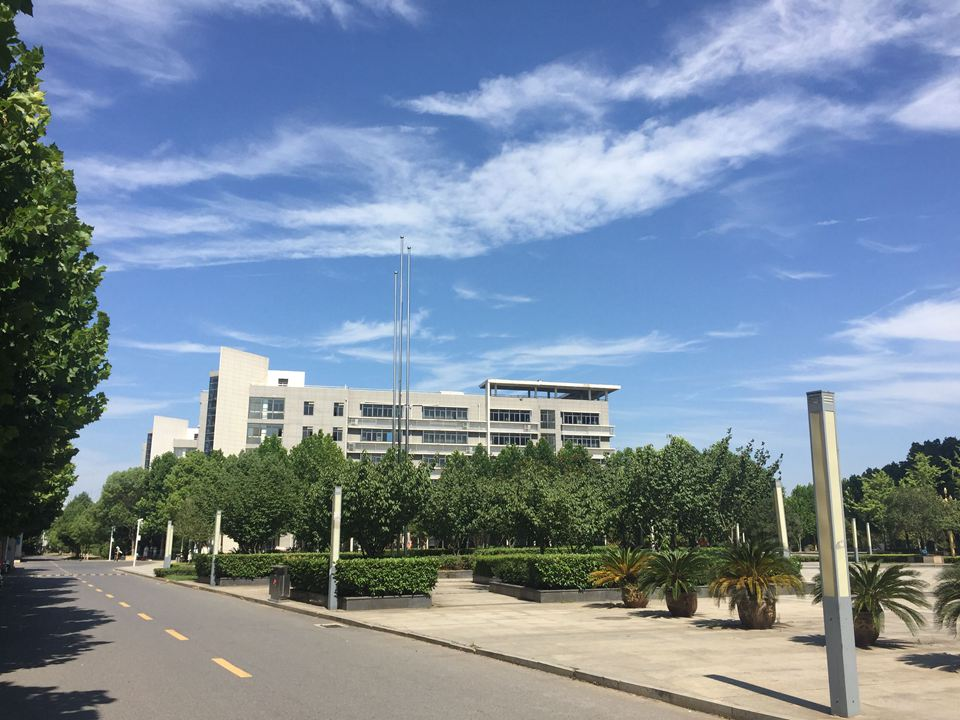 武汉市电子仪表学校