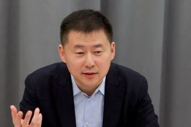 历任 a target="_blank" href="/item/哈尔滨铁路局/6503242" data