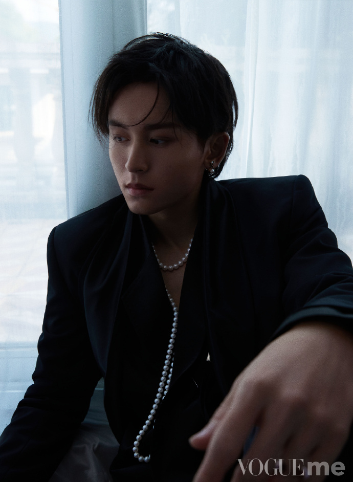  p>张哲瀚,1991年5月11日出生于江西省新余市,中国内地影视男演员