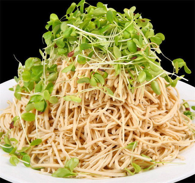  p>香椿拌干丝是以香椿,豆腐干为原料的菜品. /p>