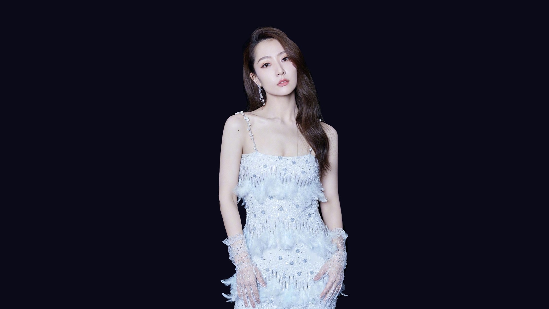  p>白冰(michelle),原名陈东,1986年5月2日出生于陕西省西安市,中国