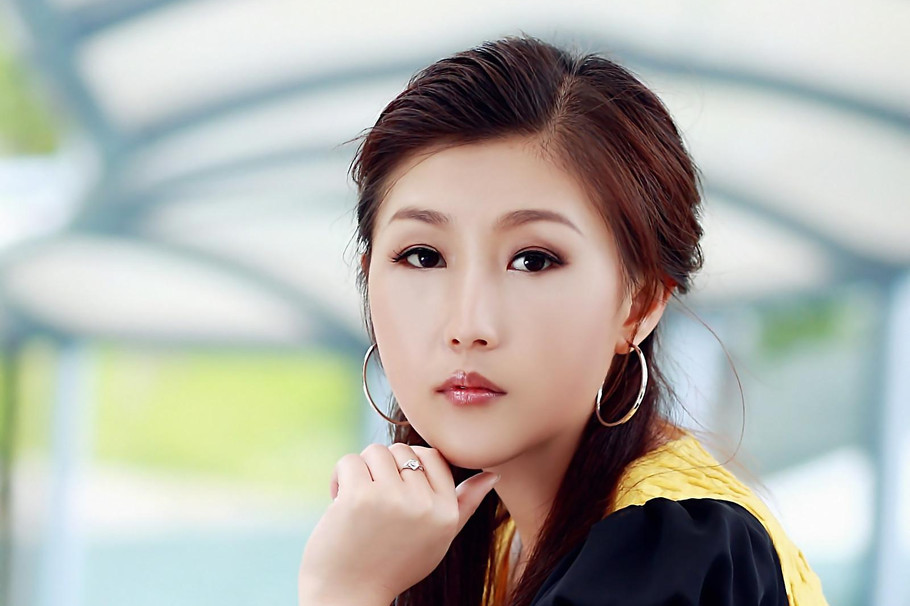  p>蒋雪儿(snow),1987年2月25日出生于中国四川,中国内地流行乐女歌手