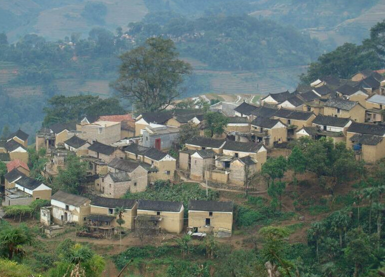  p>下寨村隶属于格宜镇华泽村委会,属于山区.