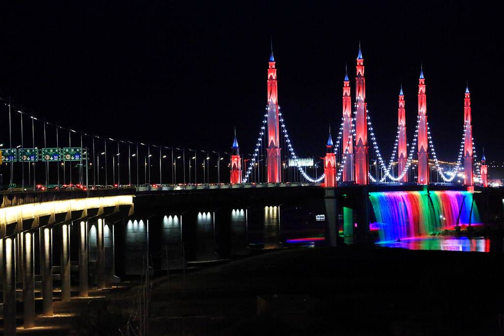 银川滨河黄河大桥(binhe yellow river bridge in yinchuan),是