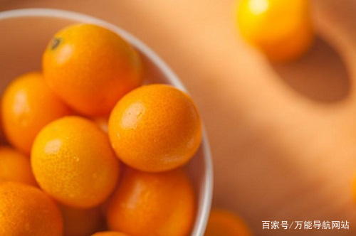 金桔可以带皮吃吗 专家说金桔这样吃才正确_百科TA说