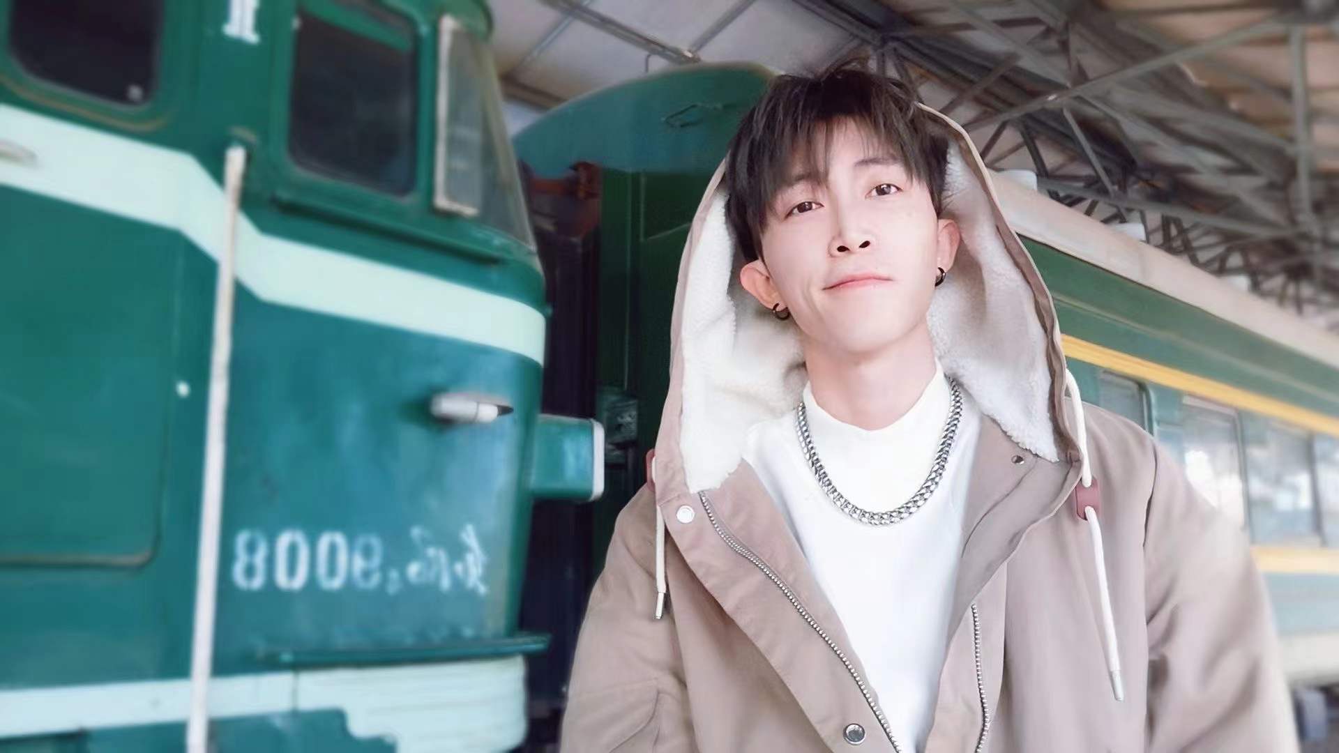 2mw">李栋,1991年5月18日出生于中国黑龙江省,中国内地男演员,主持人