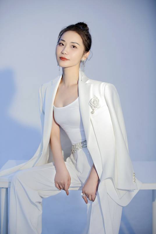 周璇（高级模特培训师）_百度百科