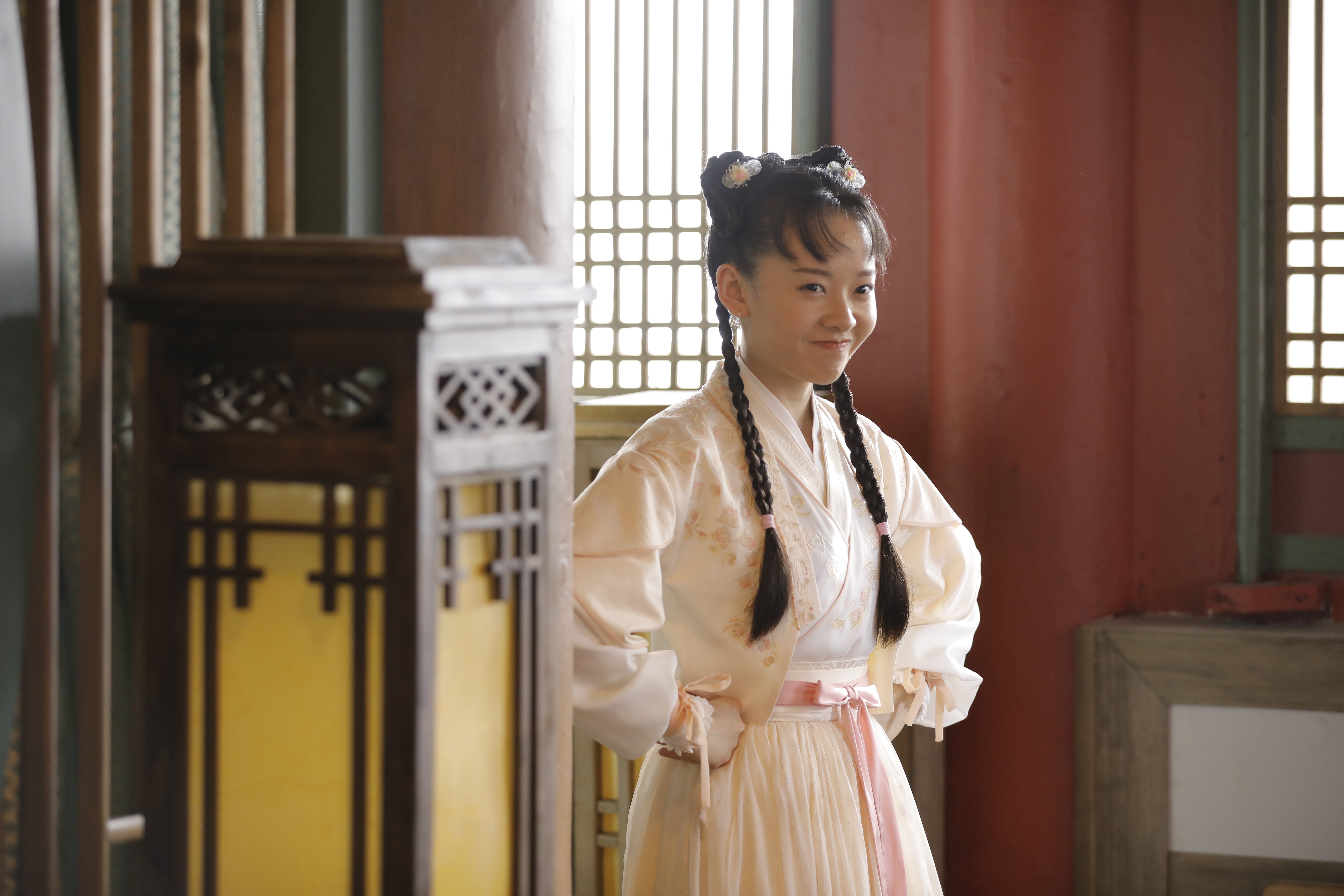 ">王丽娜,曾用名十七,1999年3月23日出生于黑龙江省,中国内地女演员