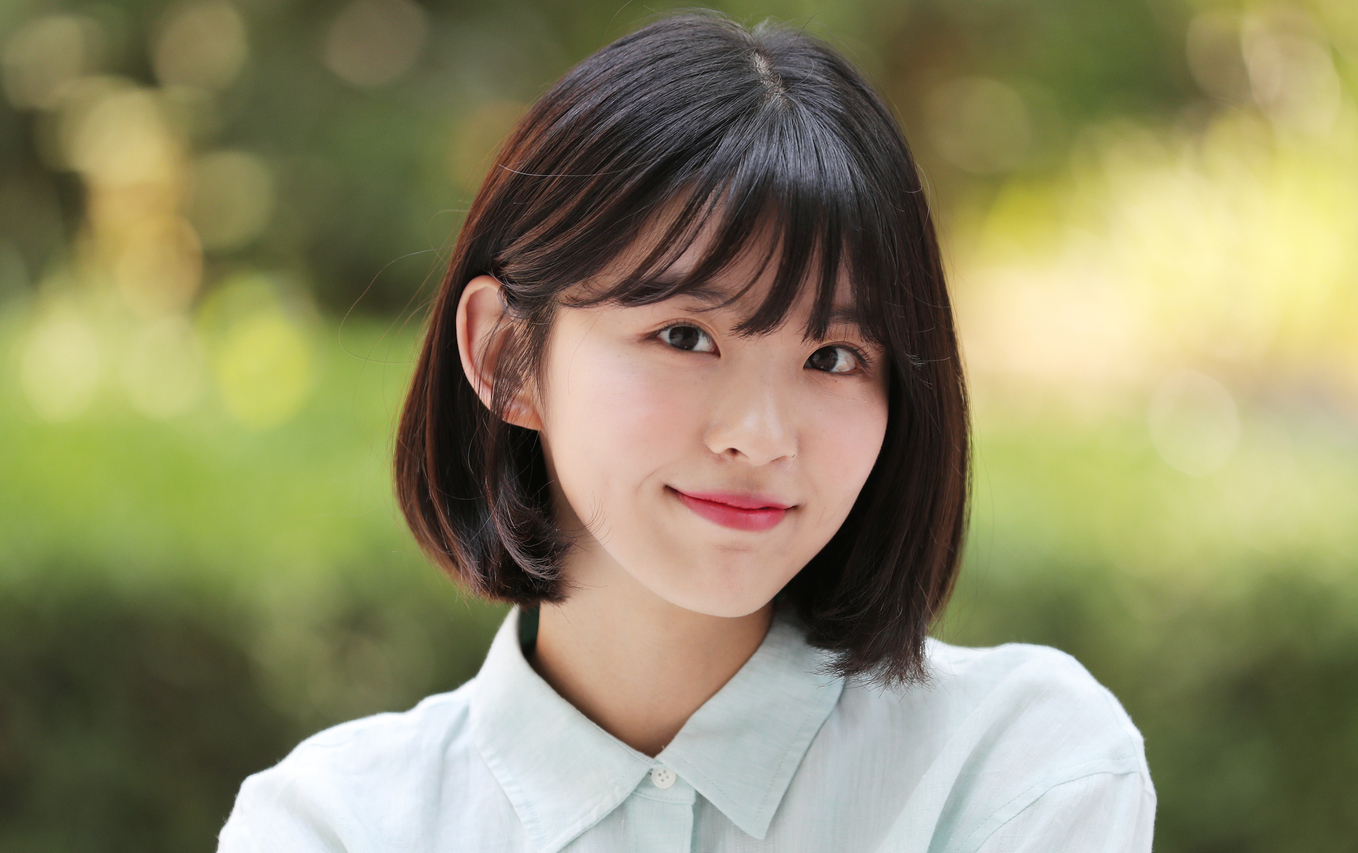 >(         ,kim si eun) /i>,2000年10月29日出生于韩国京畿道高阳市