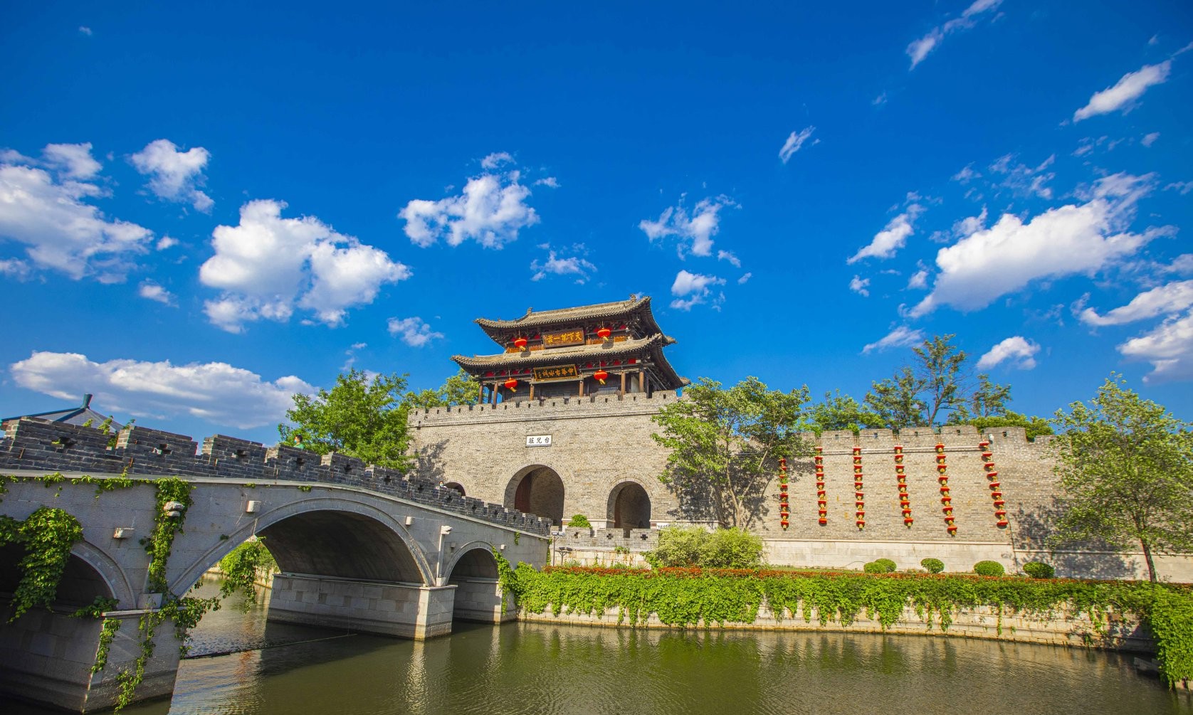  p>济南至枣庄高速铁路(jinan-zaozhuang high-speed railway),简称济