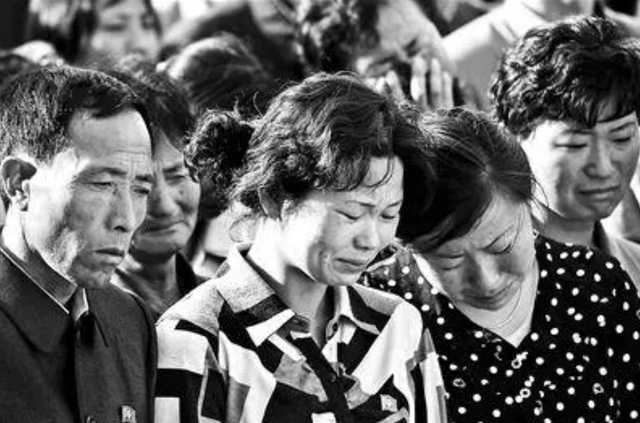 大连“五七空难”：103名乘客和9名机组人员全部遇难，无一人生还_百科TA说