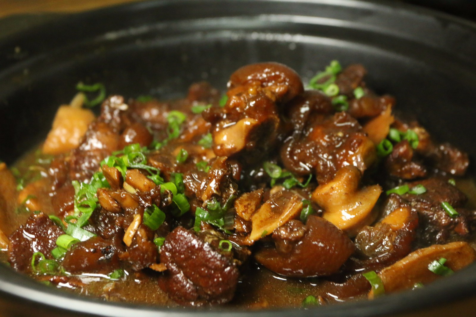 狗肉煲酱焖萝卜牛腩