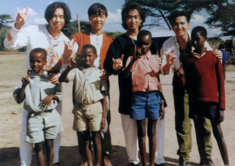 Beyond与非洲当地儿童