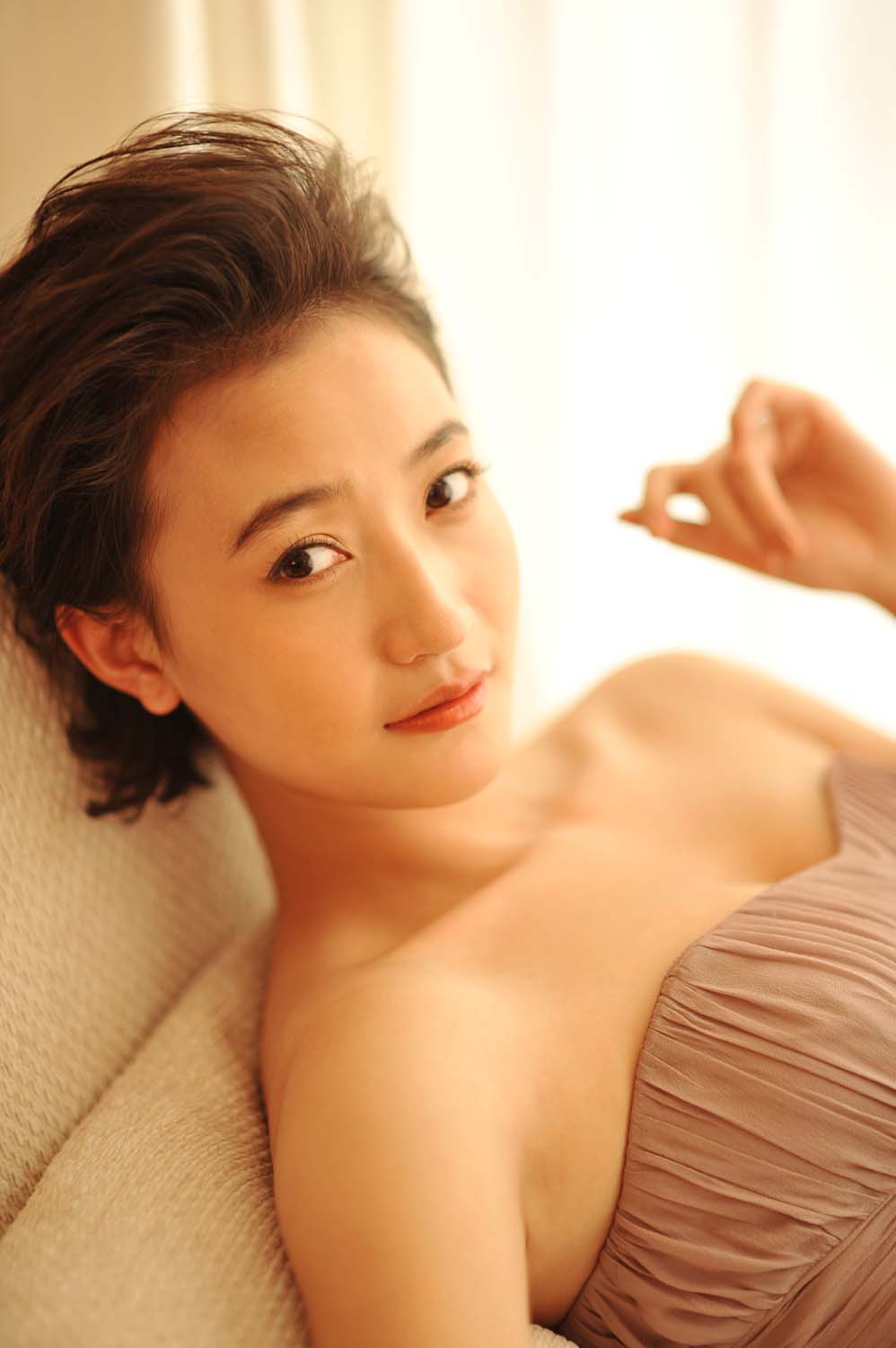  p>阎娜,1987年10月17日出生于辽宁,中国内地女演员,毕业于 a target=