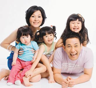 黄金五嫂"里的五嫂分别是 a target="_blank" href="/item/洪百榕