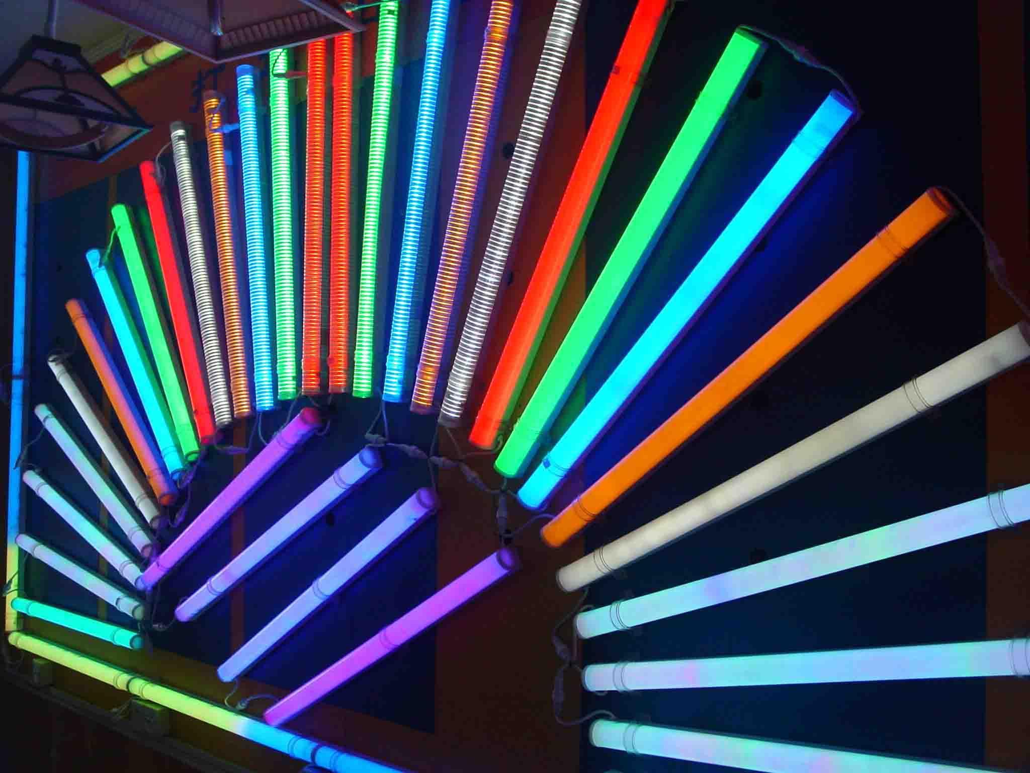 是一种半导体固体发光器件