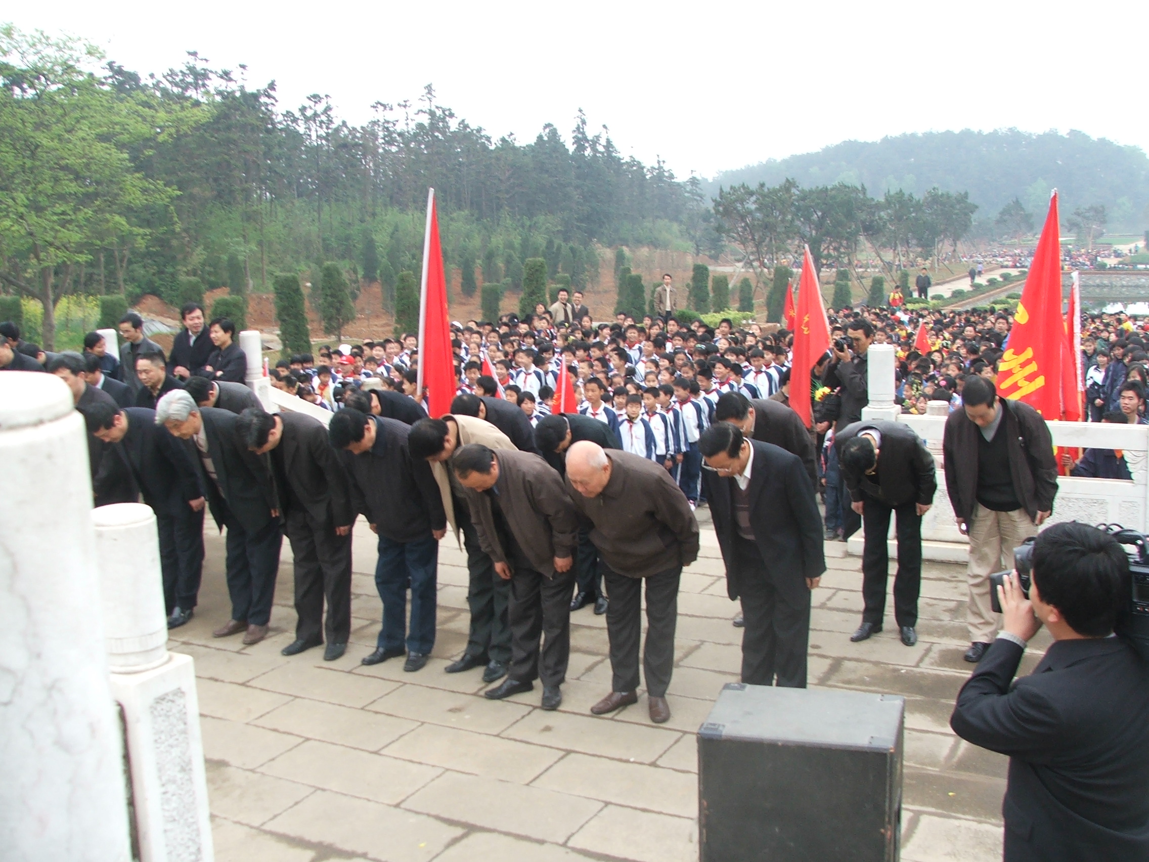  p>陈独秀墓, a target="_blank" href="/item/墓碑/7408742" data