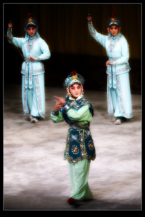 u3eh">冯蕴,女, a target="_blank" href="/item/上海京剧院/1443975"