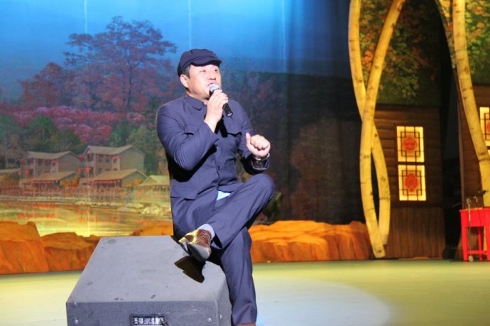 1964年9月8日出生于辽宁省锦州市黑山县,中国内地男演员,二人转演员