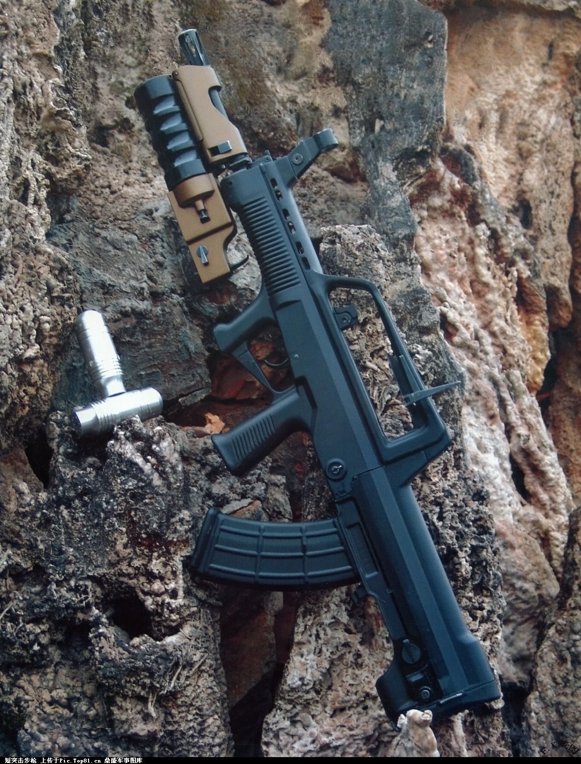  p>lg1-i发射器附装在qbz95式5.