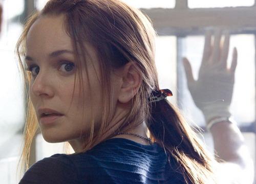 ">callies是出生于1977年6月1日的美国演员,作品为《越狱》中饰演sara