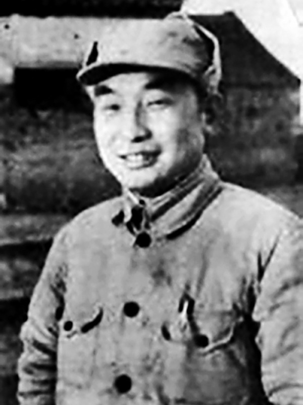 26)原名胡佃敬,又名胡一庭,丰镇县大庄科村人,出身农民家庭.