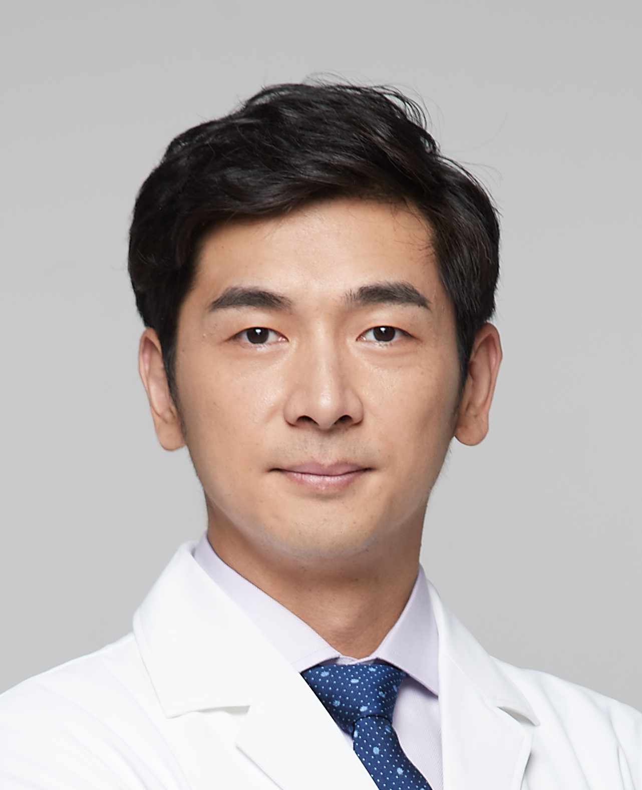  p data-id="gnbjisrbzf">赵阳,男,医学博士,主任医师 span class="