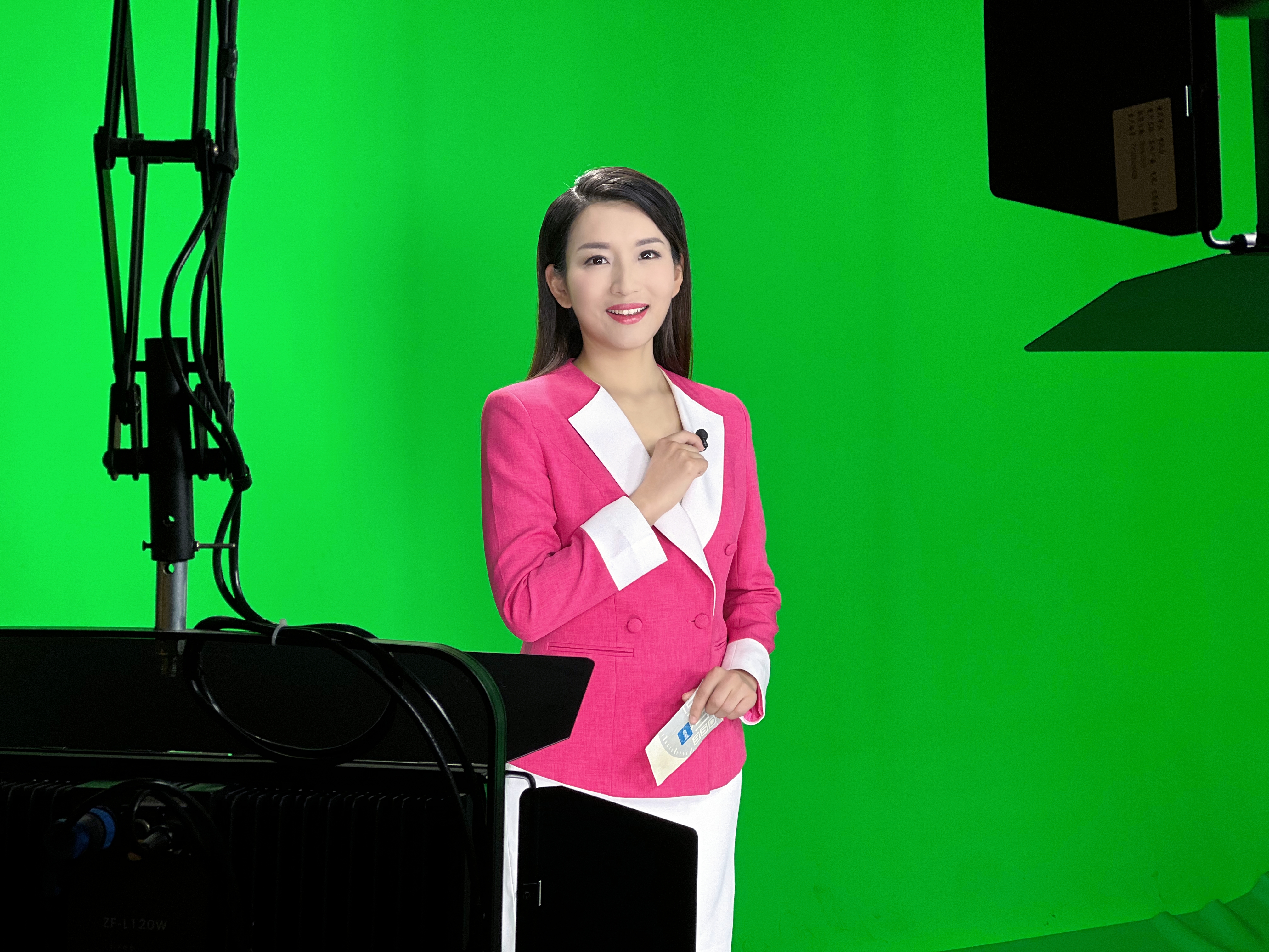  p data-id="tazt5htgo6fq">葛颂,女,中国内地女主持人,成都市朗诵
