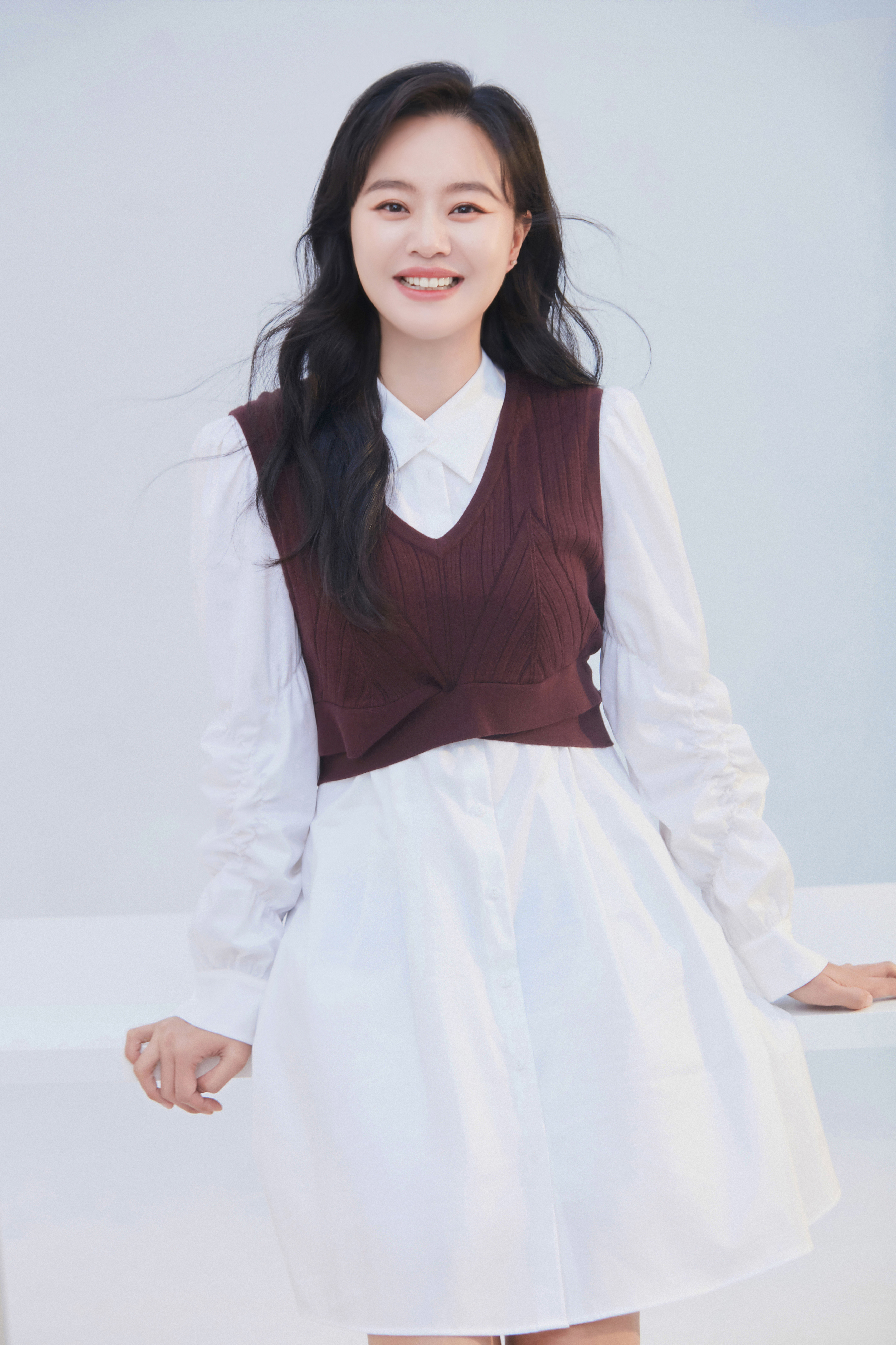 id="gnwo72b8u8">何翯,1987年6月25日出生于辽宁省,中国内地女演员