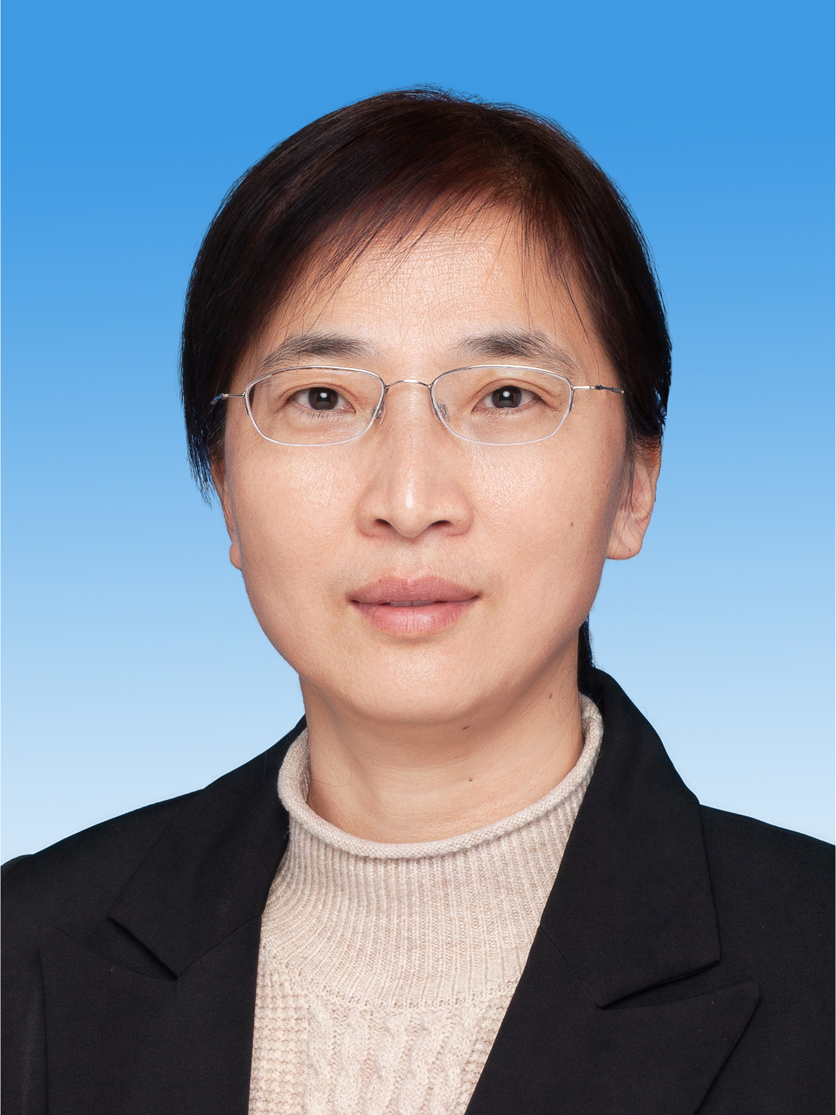 邓玲利,女,1976年