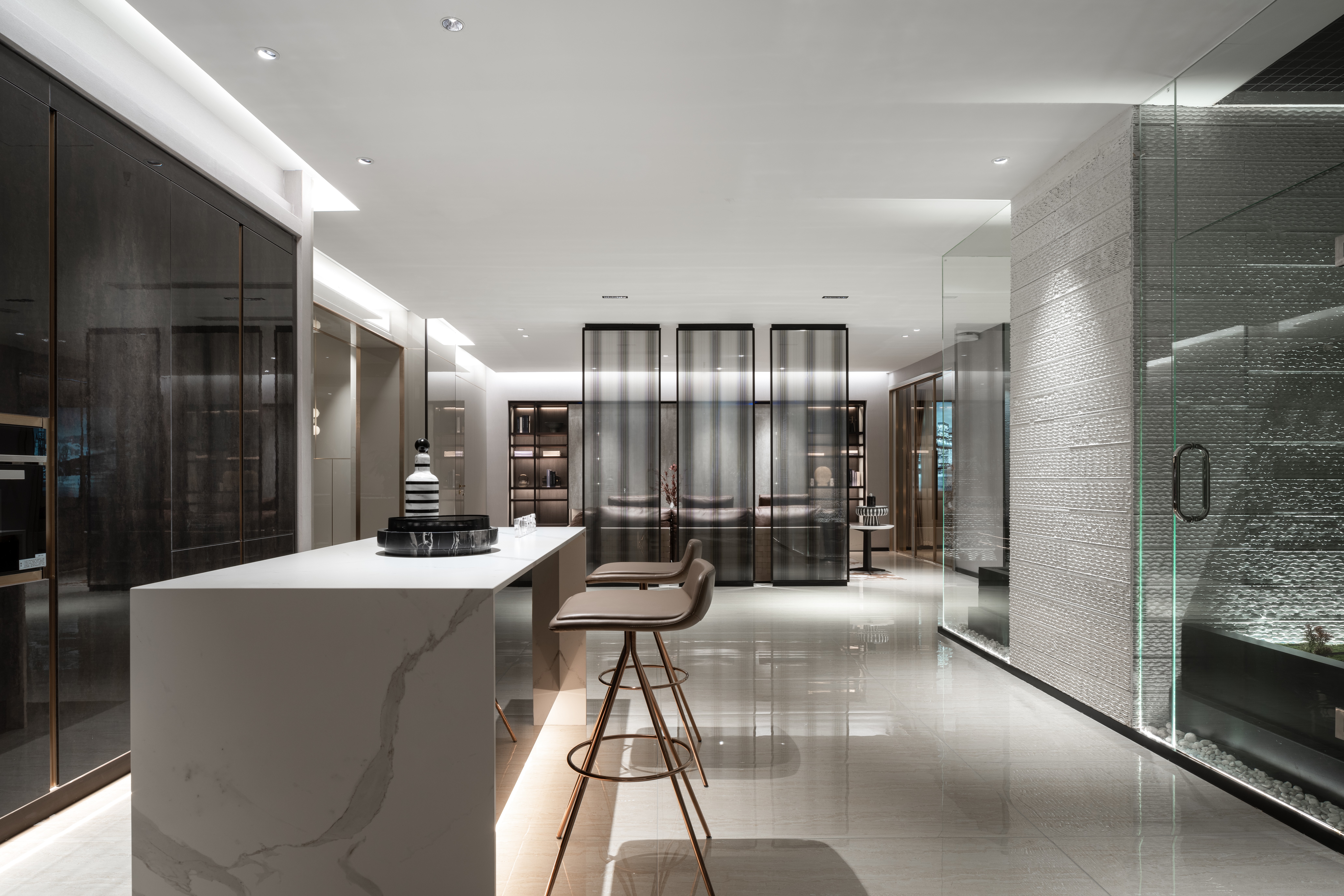 男,中国建筑文化研究会陈设艺术专业委员会特聘讲师,博洛尼设计总监