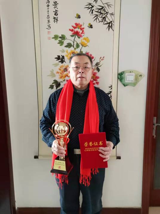 万昌华（全国公安美术家协会会员）_百度百科