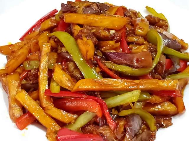 酱烧茄条红薯泥