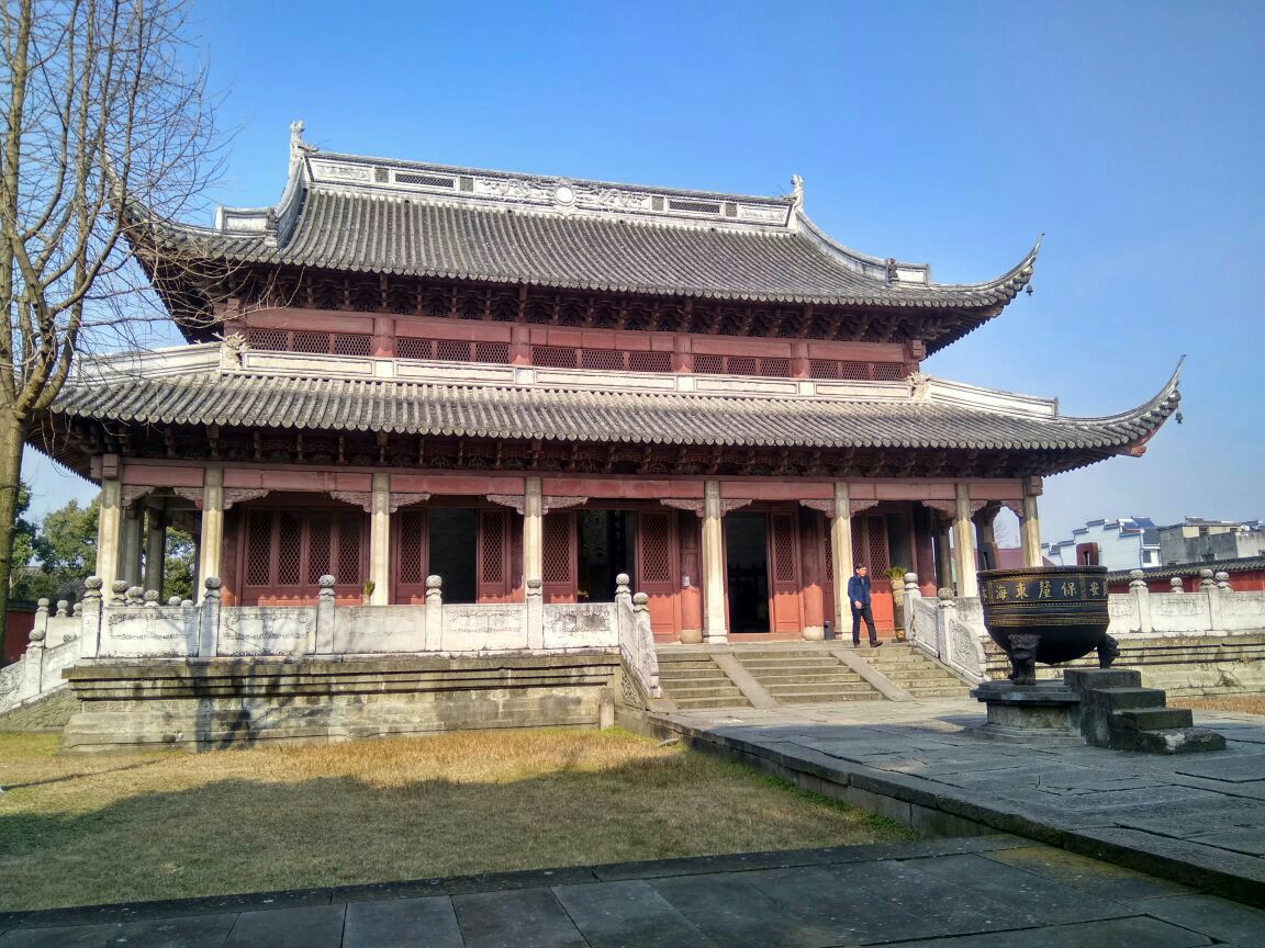  p>嘉兴海神庙,成立于清雍正八年,位于海宁市盐官镇的寺庙. /p>