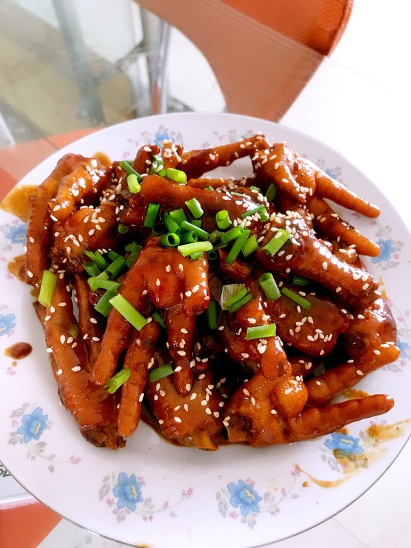 红烧鸡爪和鸡翅