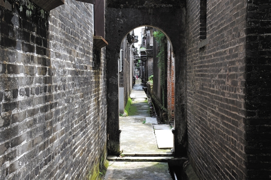  p data-id="tvd061wcmwht">慈溪村,位于广东省江门市新会区古井镇.