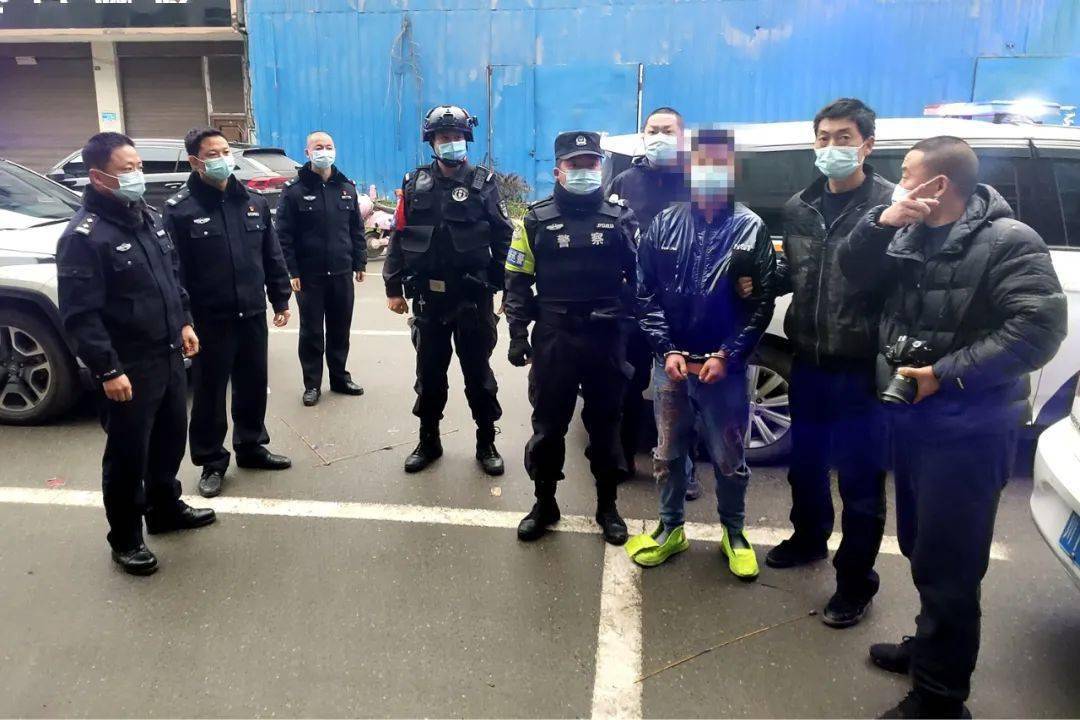 12·8兰州酒后寻衅滋事,袭警案